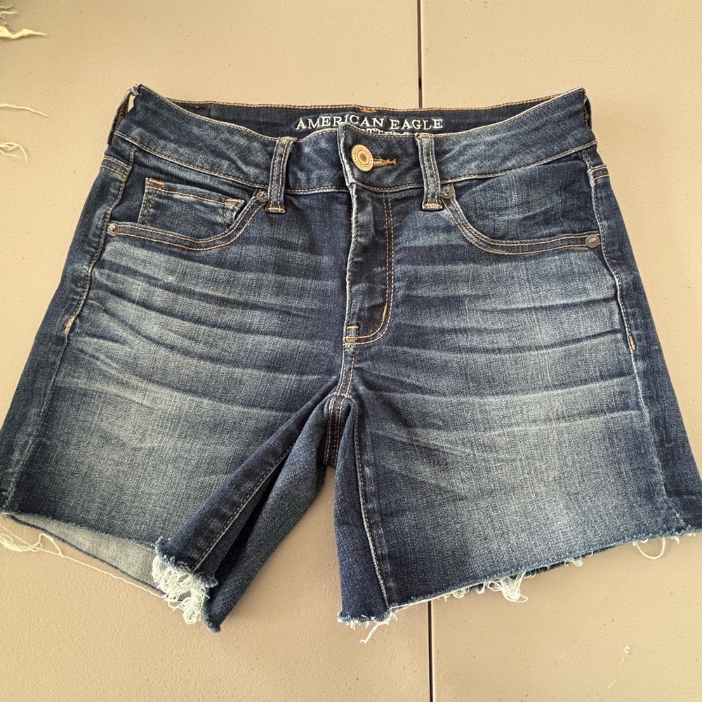 American Eagle Size 6 denim shorts